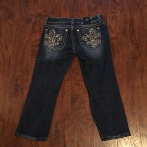 Miss Me Capris jeans